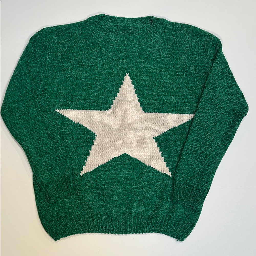 kelly green sweater with star